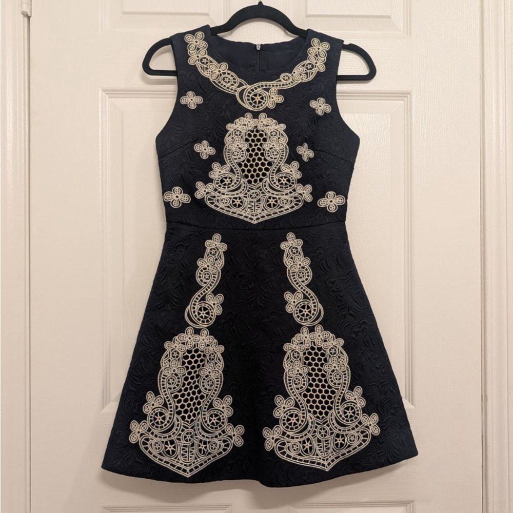 Women's Elegant Wool Blend Navy Beige Embroidered Mini Dress M cocktail
